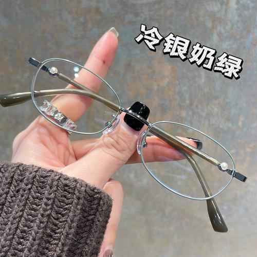 复古文艺之选 细框金属眼镜架的清雅魅力